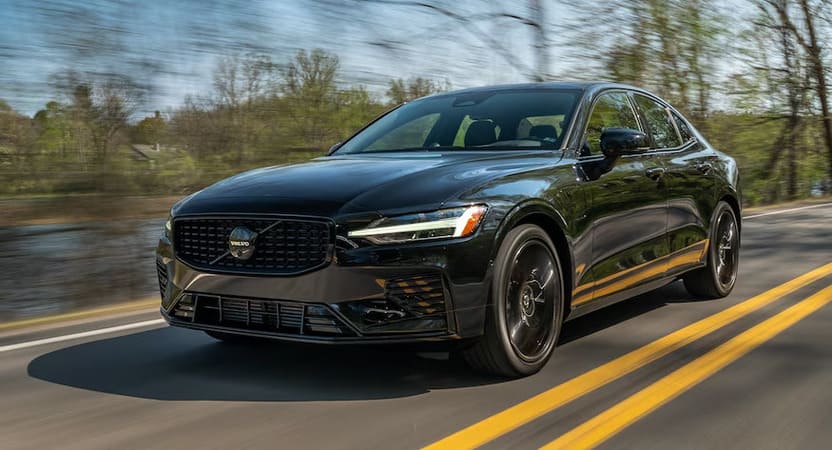 You are currently viewing Volvo S60 Recharge. ¿La economía del poder o el poder de la economía?