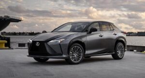 Read more about the article Lexus RZ 450e. Traer cuchillos a una pelea con sables.