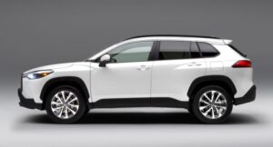 Read more about the article Corolla Cross. Toyota se aventura con otro SUV sub compacto. 