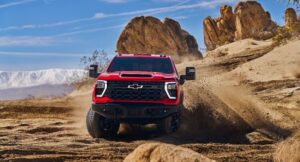 Read more about the article Con la ZR2, Chevrolet Silverado se une a la caravana de los indetenibles, por si el Apocalipsis llega.