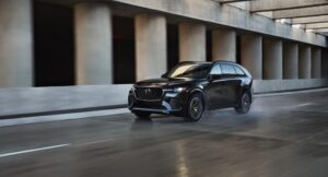 Read more about the article 2025 Mazda CX-70 PHEV. Eléctrico para viajes cortos. Híbrido para los más largos.