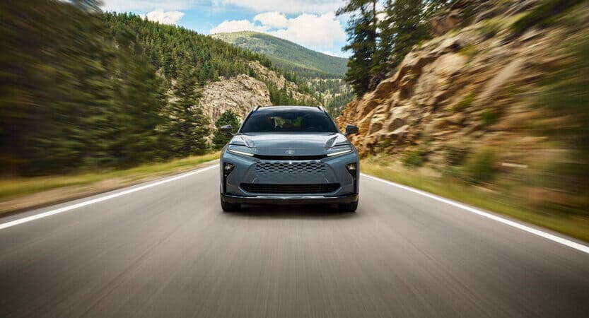 You are currently viewing Toyota explora terrenos novedosos con el 2025 Crown Signia.