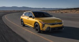 Read more about the article Kia se adentra en terrenos inestables con el nuevo K4 Hatchback.