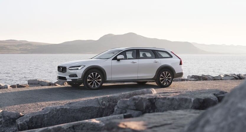 You are currently viewing Volvo V90 Cross Country; cuando la elegancia y la practicidad viajan juntas.