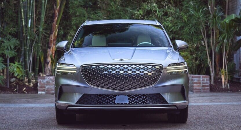 You are currently viewing SUV eléctricos, ¿la nueva fórmula del éxito? El Genesis Electrified GV70 prueba suerte.