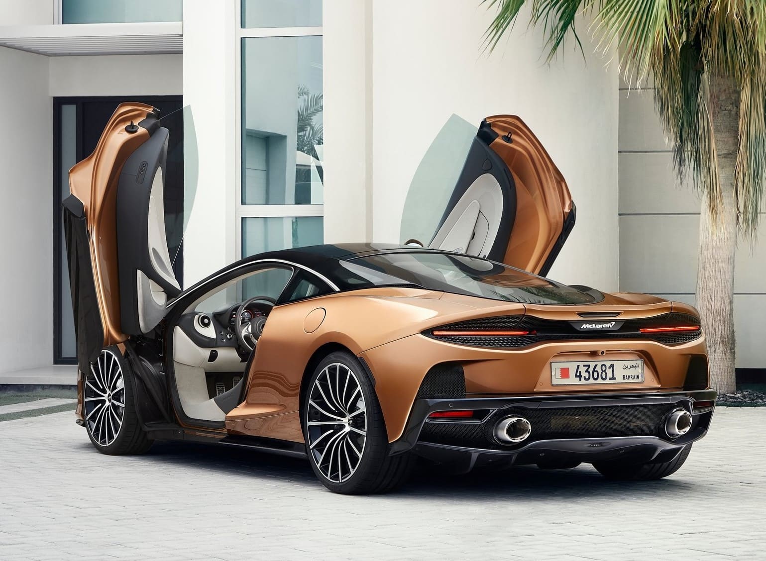 McLaren-GT-2021-10