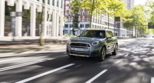 Read more about the article Llega el 2025 Mini Countryman JCW ALL4. ¿Le seguiremos llamando Mini?