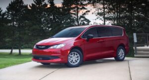 Read more about the article Welcome Back: Chrysler Voyager Returns Budget-friendly Option to Chrysler Family of Minivans
