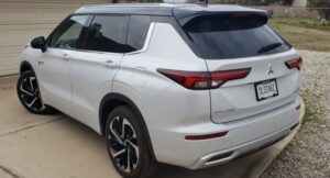 Read more about the article New Plug-in Hybrid by Mitsubishi 