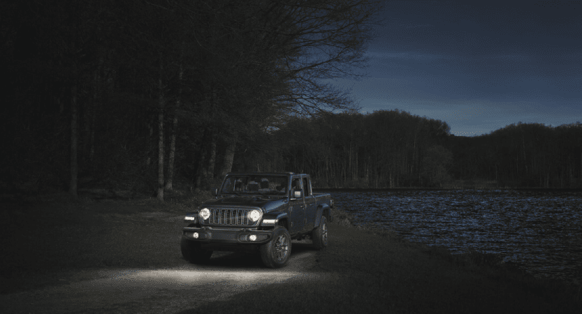 You are currently viewing Jeep® Gladiator Dark Sky revelado con una apariencia imponente y un valor impresionante
